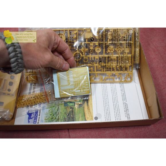 Bronco WZ-701 Armoured Command & Control Vehicle Model 1/35 (Package Wear) - Picture 10 of 14